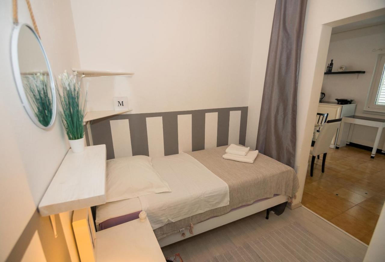 Apartment Eneja Раб Экстерьер фото