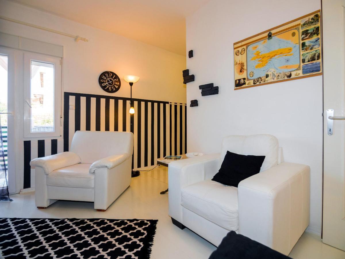 Apartment Eneja Раб Экстерьер фото