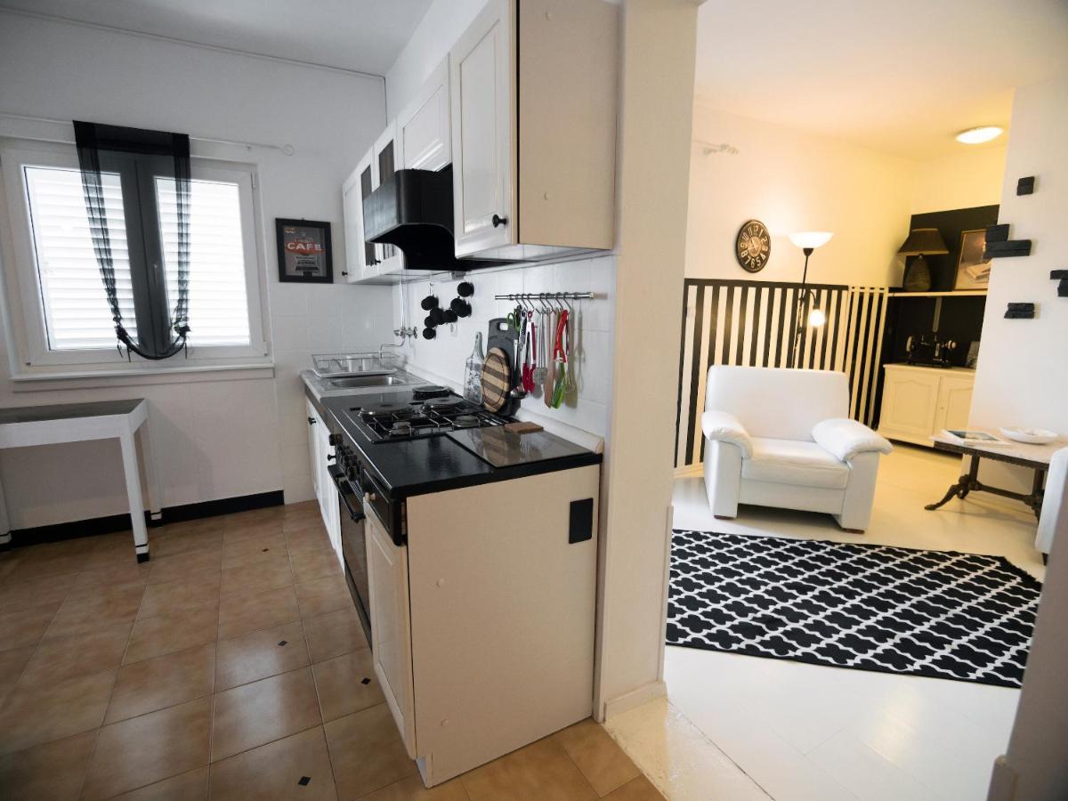Apartment Eneja Раб Экстерьер фото
