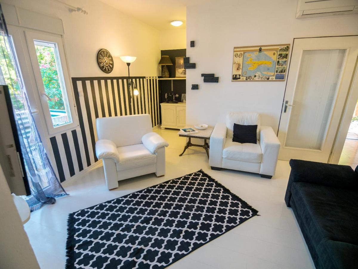 Apartment Eneja Раб Экстерьер фото
